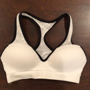 NWOT Victoria’s Secret Sports Bra